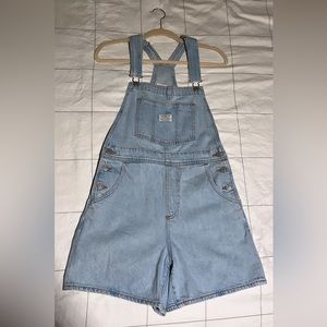 Levi Overalls- Boyfriend Style size S